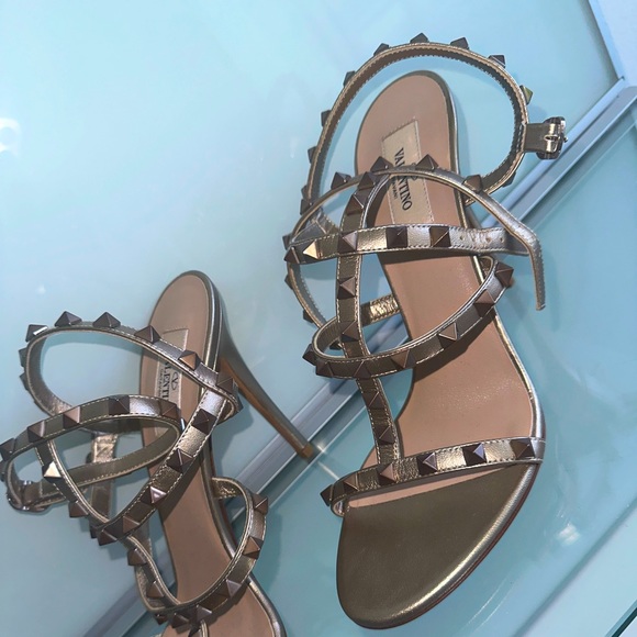 BRAND NEW Valentino Rockstud 105mm caged leather high heel sandals!